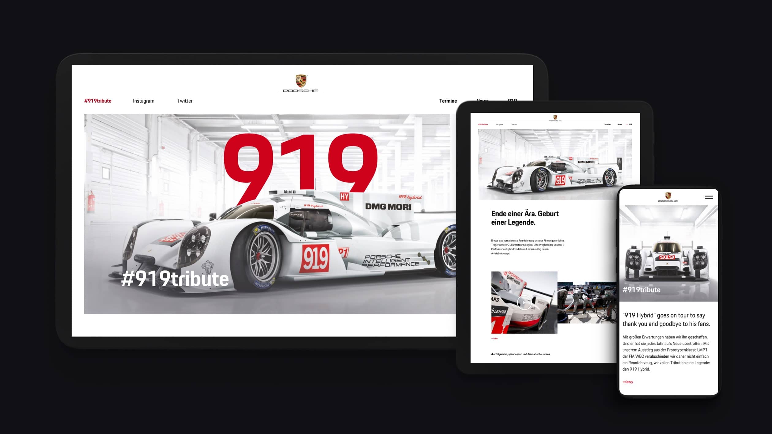 Zwei Tablets und ein Smartphone auf denen man die Porsche Website sehen kann